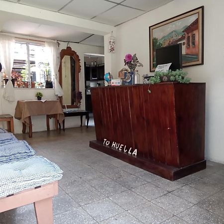 Huellas Hostal アンティグア・グアテマラ エクステリア 写真