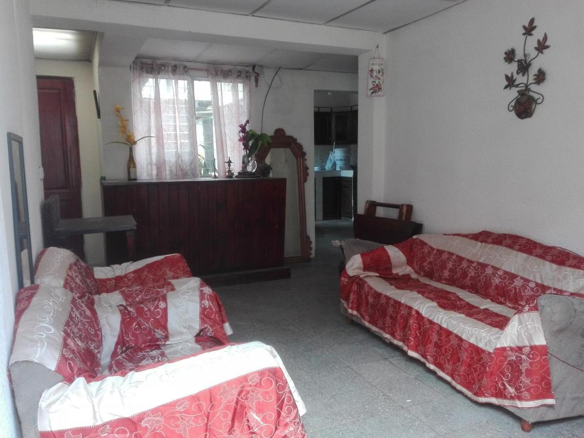 Huellas Hostal アンティグア・グアテマラ エクステリア 写真