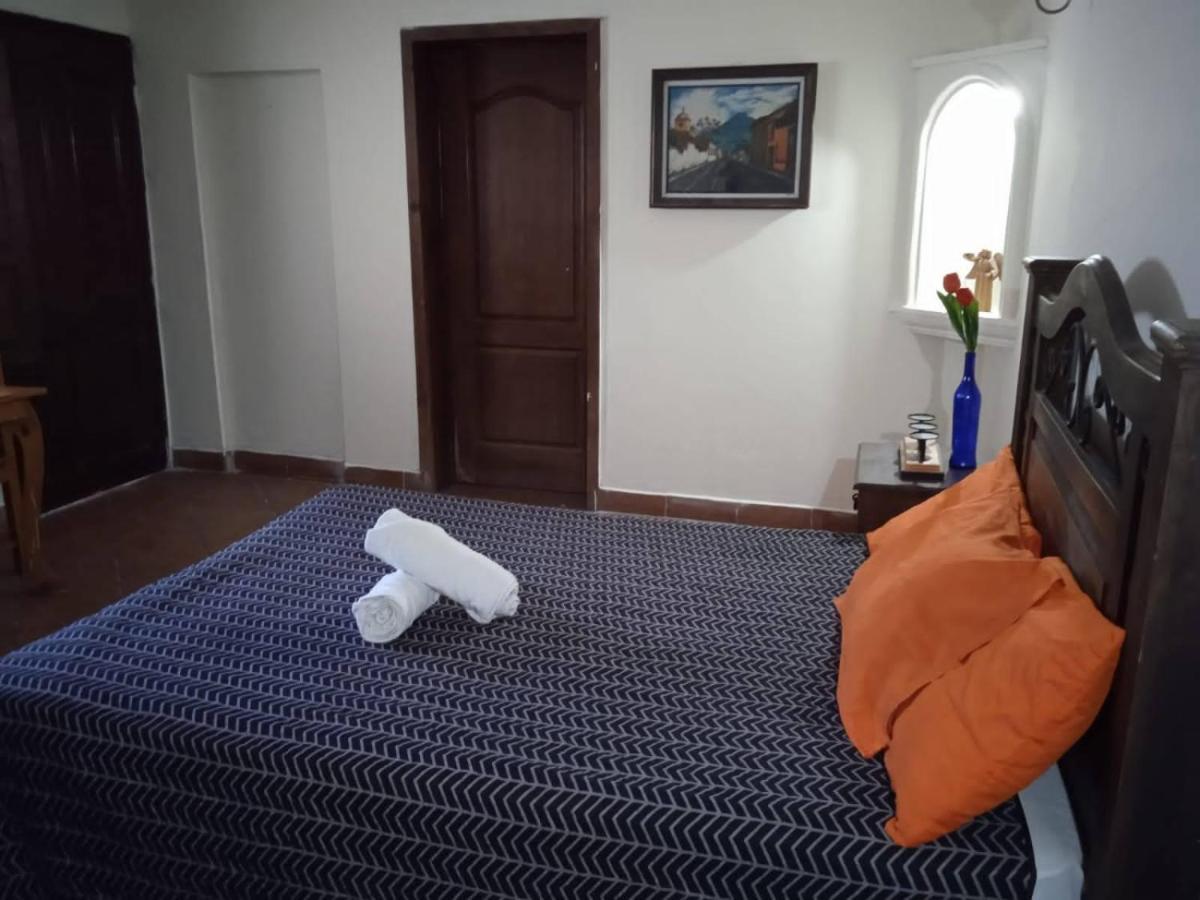 Huellas Hostal アンティグア・グアテマラ エクステリア 写真