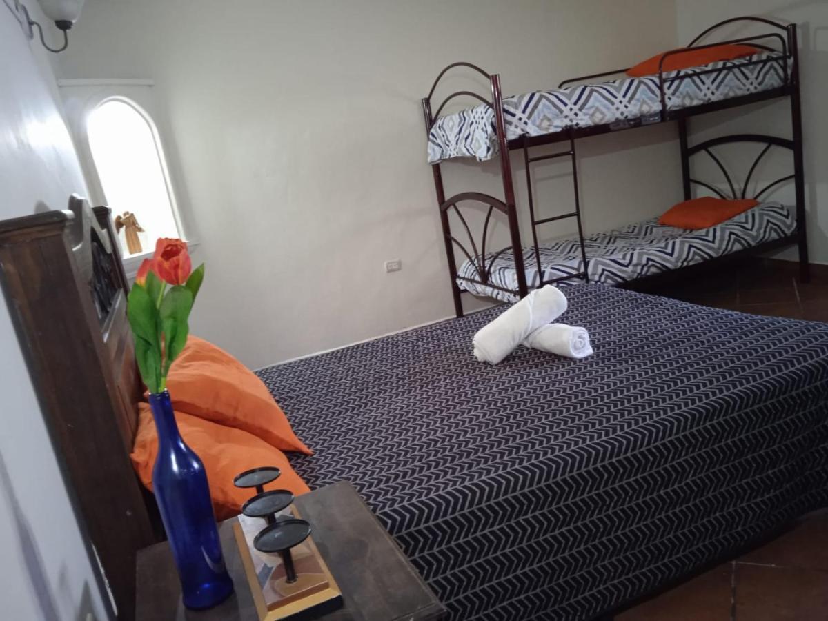 Huellas Hostal アンティグア・グアテマラ エクステリア 写真