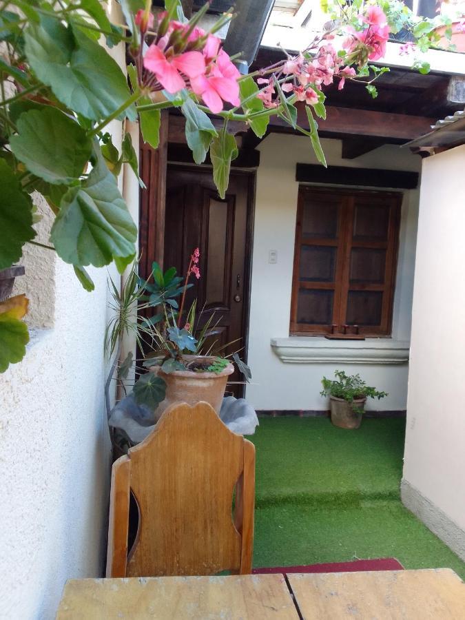 Huellas Hostal アンティグア・グアテマラ エクステリア 写真