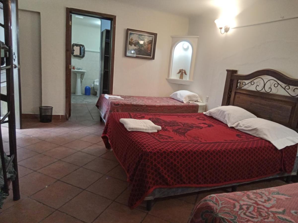 Huellas Hostal アンティグア・グアテマラ エクステリア 写真
